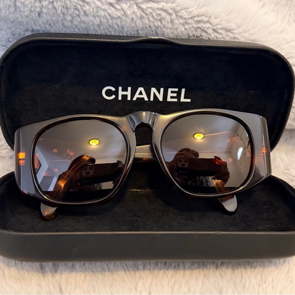 CHANEL Tortoise Sunglasses with Gold Accent main image 2